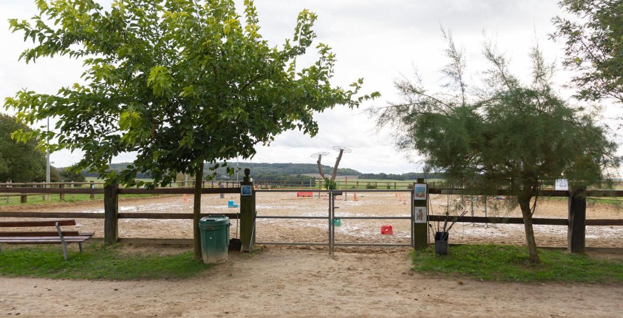 La Ferme Des Nonains Leilighet Montjavoult Eksteriør bilde